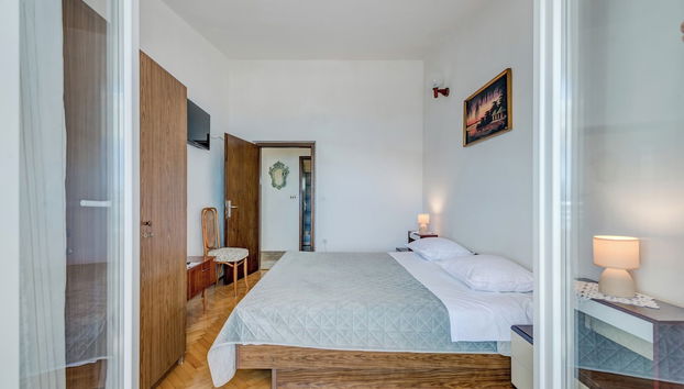 Seafront apartments Marija with terrace and mooring - Photo 3, Room