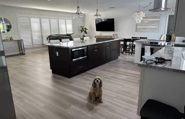 Luxury Waterfront Home Minutes from the Beach by RedAwning - Photo 31