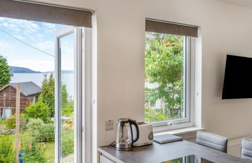 Sea Breeze Cottage - Photo 12