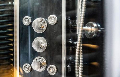 City home with parking and garden- pet friendly - Photo 55