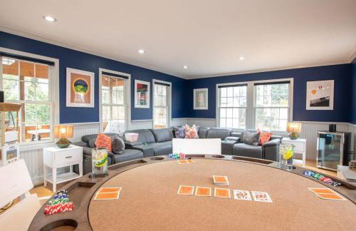 Stellar Home with Hot Tub & Movie Room - Foto 9