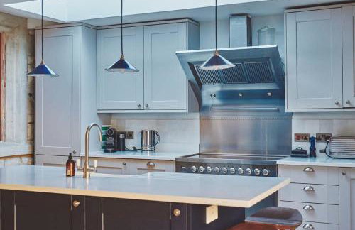 Large Stylish Luxury Cotswold Cottage - ideal for families, w/ EV charging - Foto 10