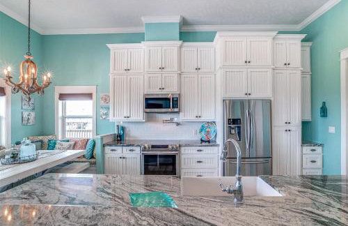 Escape Gulf Views Tiki Bar Sleeps 14 - Foto 9