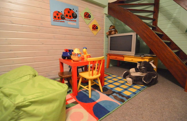 Family Villa w/ Trampoline, Pool - Photo 22