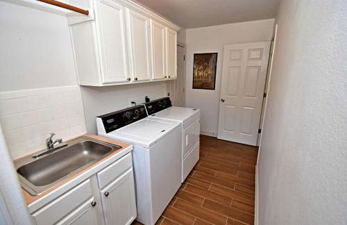 Dreamy Dripping Springs Near Parks, Hiking & More! - Foto 26