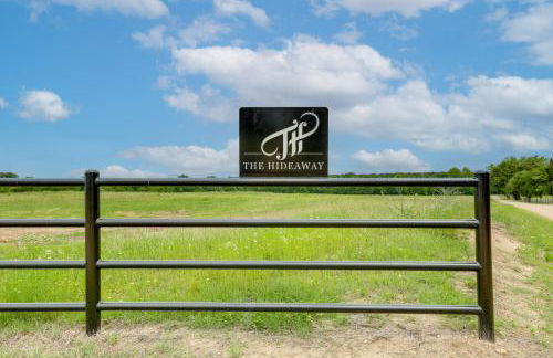 Sip, Fish and Relax Fireside Serene Schulenburg Gem - Foto 39