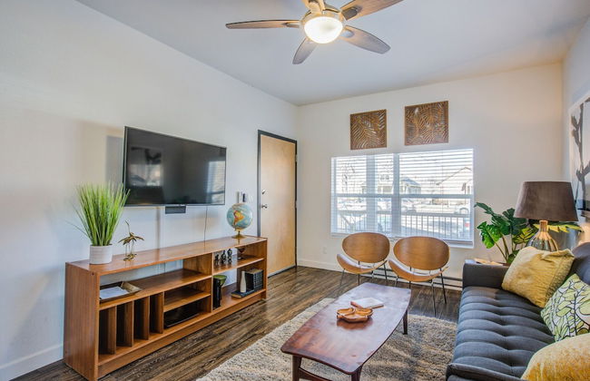 1brlovely Stylish Downtownclose To Everything - Photo 17