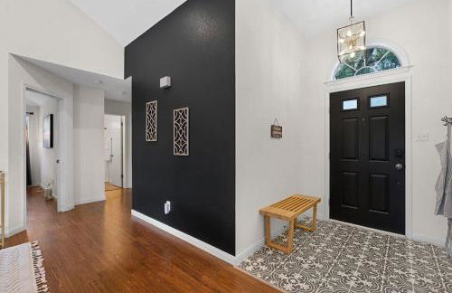 High End Design Home with Pool & Hot Tub Gameroom - Foto 30