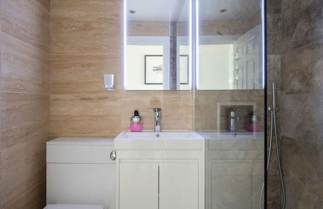 Direct Sea Views, Seafront Location & Free Parking - Foto 32