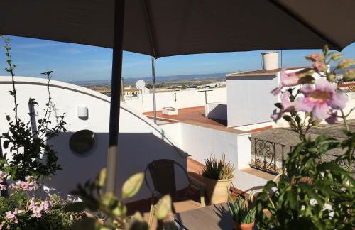 CASA LEÓN BLANCO CARMONA reformada céntrica con chimenea y terraza con vistas - Foto 8