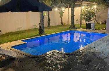Casa com Piscina, Churrasqueira e Quartos amplos - Foto 10