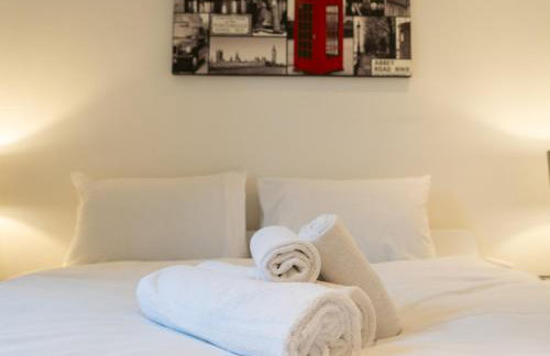 Family Friendly 3 Bed Home In Pinner Pets Welcome - Pass the Keys - Foto 27