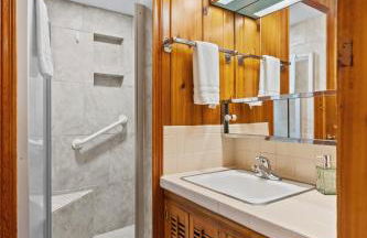 Spacious Family Home - 10 Mins to Cartersville - Photo 21