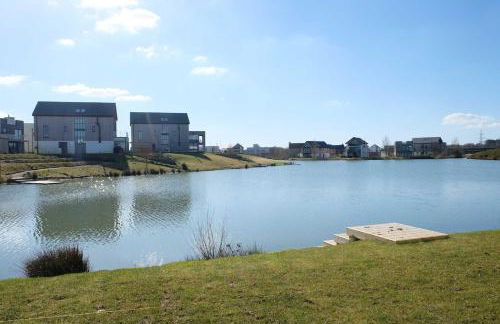 Still Waters - Luxury Lakeside Retreat with Hot Tub - Photo 47