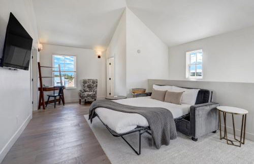 Whitewater Peak - Cozy Retreat with Scenic Views - Photo 7