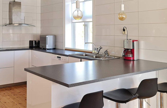 8 Person Holiday Home in Lindas - Foto 12