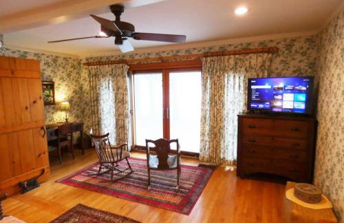 Classic Lake Home on Torch Lake - Foto 23