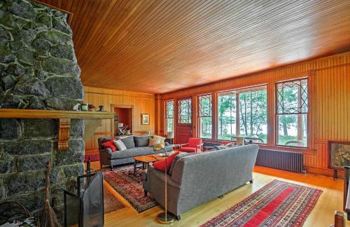 Restored Historic Saranac Lake Home Lake Access! - Foto 5