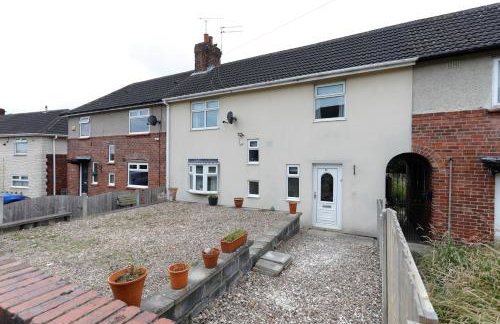 Comfy stays, Rotherham for contractors & Families, spacious, conservatory, free parking, wifi, 3BDR - Foto 4