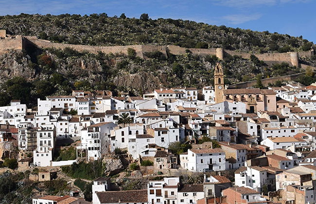 Day Trip to Chulilla - Photo 1