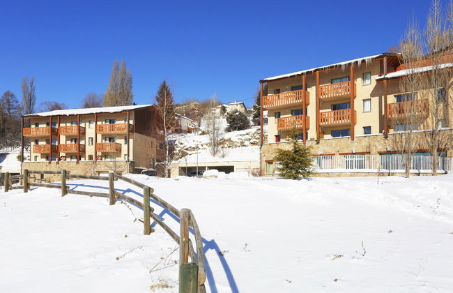 3 bedroom Apartment in Font-Romeu-Odeillo-Via with swimming pool and garden - Photo 13