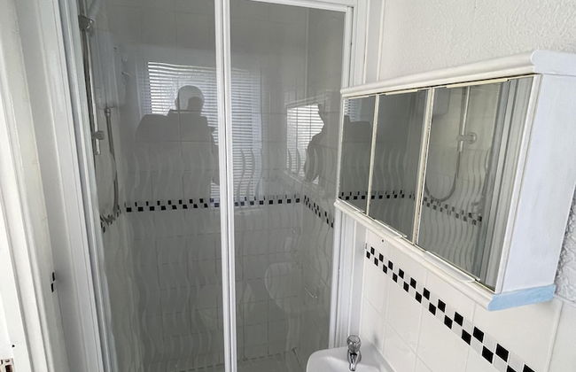 Captivating 2-bed Chalet - Foto 10