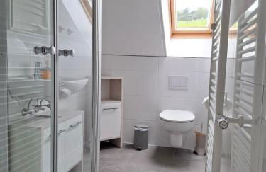 WEINBERGBLICK Wohnung im Haus FREY - 2BR ,Küche, 2 Bäder, 2 Balkone, Parkplatz direkt vor der Tür - Foto 8