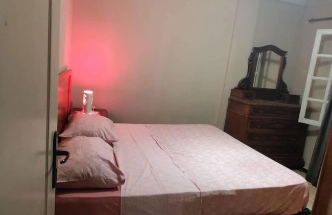 F2 bien équipé en centre-ville de Béjaïa - Photo 2