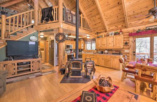 2-Acre Cabin in Pinetop-Lakeside with Fenced Yard - Foto 1