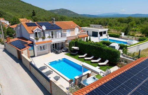 Villa Vision with Heated Pool & Jacuzzi in Sestanovac - Foto 59