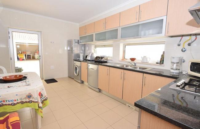 Modern Villa in Sao Martinho do Porto With Swimming Pool - Photo 10