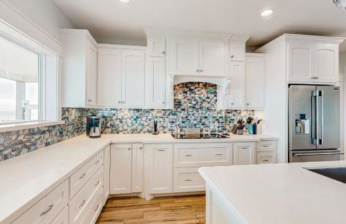 Stunning Beachfront Cargo Lift Sleeps 14 - Foto 14