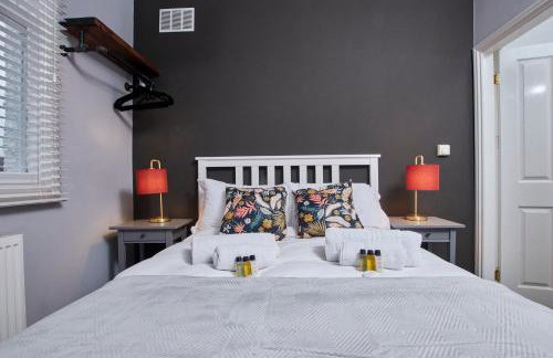 Delven House- Serviced Apartments - Photo 15