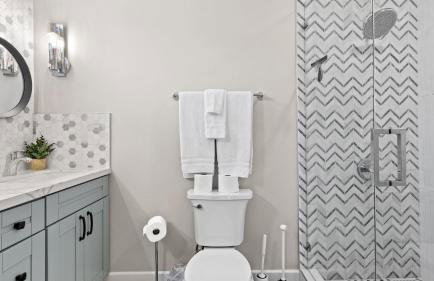 Luxe Backyard Oasis w/ Hot Tub Chic Design South Park Sanctuary - Foto 27