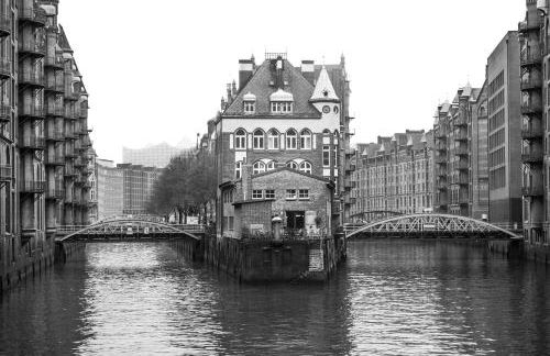 Modern, ruhig, gemütlich: 2 Zimmer Wohnung in bester Lage nahe Alster + Stadtpark - Foto 49