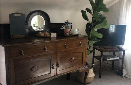 The Pink Cottage upstairs suite & Garden Summer Room - Foto 31