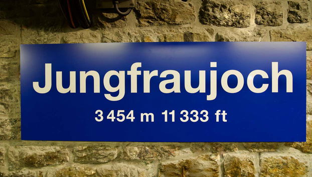 Panneau indiquant l'altitude du Jungfraujoch