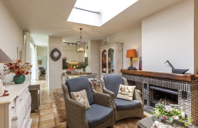 House in Zingem Near Hiking Trails - Photo 8