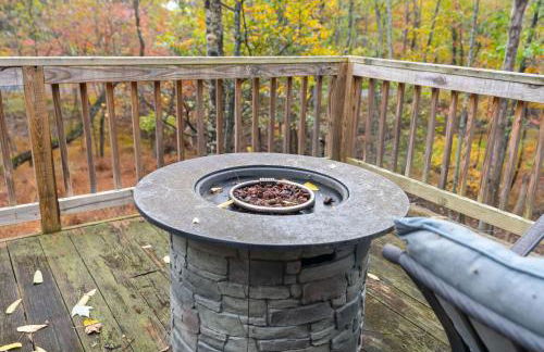 Two Cabins Retreat in Woods Resort - Dog-Friendly - Foto 77