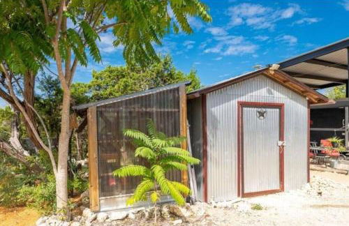 Hill Country Hangar with hottub, 7 minutes from the river and lake - Foto 69