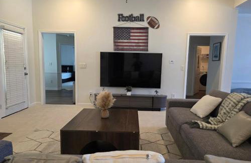 The Bama Bungalow 3BD Walk to the Game, Stay in Style - Foto 8