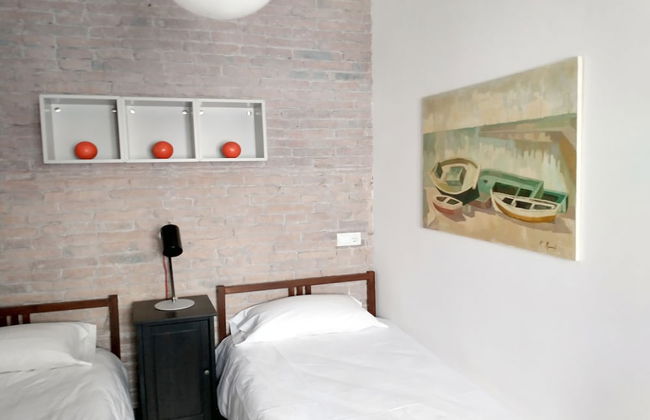 Barceloneta Apartment With Balcony - Photo 6