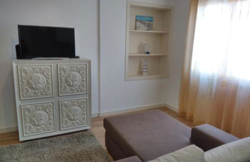 Sweet Dreams near Beaches - Photo 3