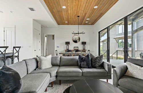 Luxe 3-Story Retreat - Chefs Kitchen and Firepit - Foto 13