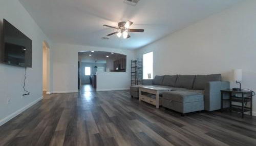 Spacious home with WiFi/AC - Photo 3