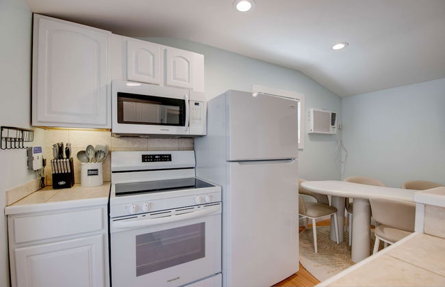 New The Cottage at James House - Photo 5