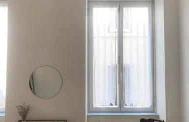 Elegant, Spacious Apartment in Historic Center of Tournon - Foto 7