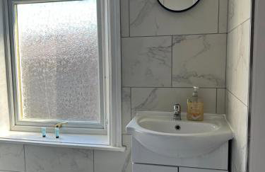 Brighouse 2 bedhouse central contractors welcome - Foto 8