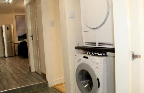 4 bedroom home with games room - sleeps 8 Perfect for families, groups and contractors - Foto 27