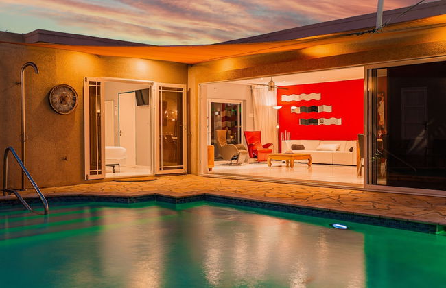 Large Villa With View! Private Pool Free Utilities! - Photo 29